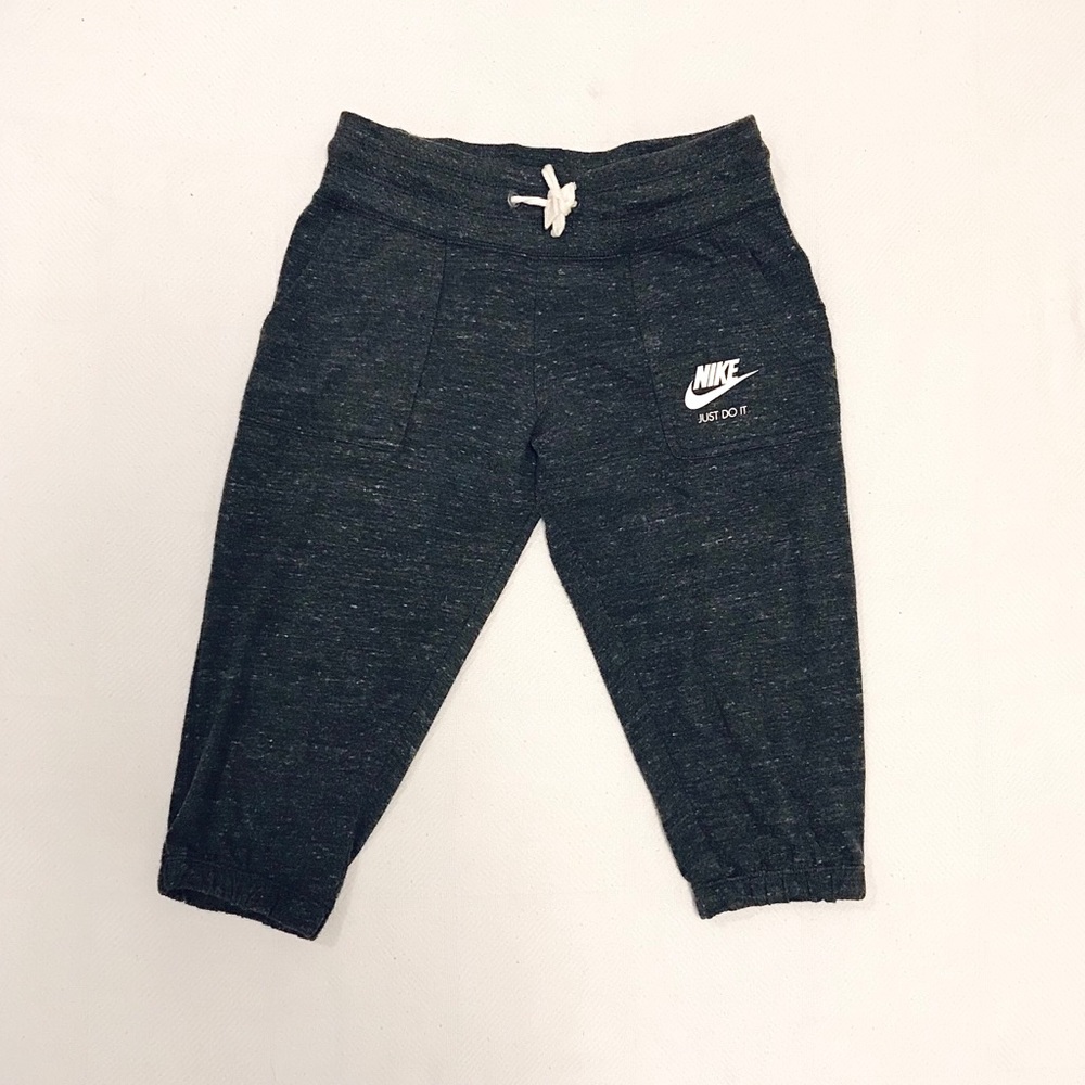 Nike women’s Gym Capri Pants